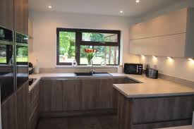 Shades of clay, slate, french grey, shutter blue, mulberry, damson, willow leaf and gooseberry green set against devol real shaker kitchens are handmade in england using authentic shaker style kitchen cabinets. Kitchen Inspiration In The West Midlands A Kensington Shaker Kitchen