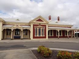 Lovely Victorian Waga Waga Train Station That Has One Passenger Trai Every 12 Hrs Between Sydney And Melbourne Aus Wagga Wagga Train Station Melbourne Au