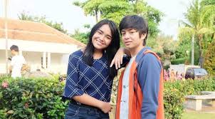 Amanda manopo sempat berpacaran dengan el rumi pada tahun 2014 silam. Amanda Manopo Pakai Nama Belakang Ibu Ketimbang Ayah Kenapa Showbiz Liputan6 Com