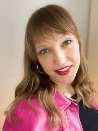 Melanie Moeller's Instagram, Twitter & Facebook