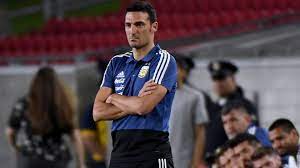 Actualmente dirige a la selección argentina. All The Players Are Going To Drown Scaloni Wary Of Altitude Test As Argentina Face Bolivia Goal Com