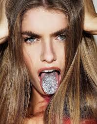 Licking Glitter Is The Latest Stupid Instagram Trend