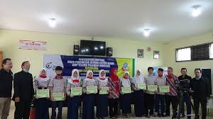 Angebote für magentazuhause, magentatv, magentamobil und magentaeins. Zakatel Salurkan Bantuan Biaya Pendidikan Untuk 90 Siswa Smp Telkom Suaraislam Id