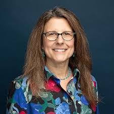 Esther Strauss's Instagram, Twitter & Facebook