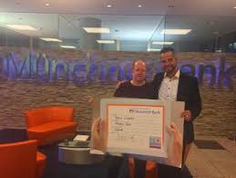 Fc bayern has always been socially engaged and when i heard that our basketballers had been to the munich food bank, i immediately agreed to help, said hainer. Munchner Bank Unterstutzt Team Munchen E V Team Munchen