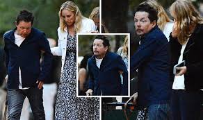 Fox owns over 22,979 units of resonant inc stock worth over $481,921 and over the last 4 years he sold resn stock worth over $0. Michael J Fox Back To The Future Star Walks With Crutch Amid Battle With Parkinson S Celebrity News Showbiz Tv Express Co Uk