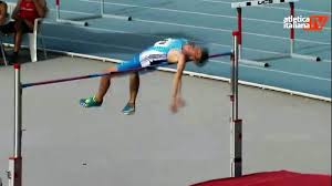 En 2014, registró el salto en paracaídas más alto de europa (10.735 metros). Stefano Sottile Salta L Asticella A 2 33 E Record Mondiale Dell Anno Notizia Oggi Borgosesia