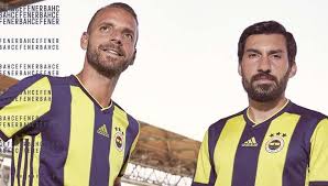 Fenerbahçe'nin yeni sezondaki ilk forması efsane çubuklu diye nitelendirilen forma oldu. Fenerbahce Nin Yeni Sezon Formalari Aciklandi Goal Com