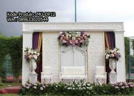 .wedding di gedung, harga murah pernikahan di rumah, wedding organizer, paket pesta sunatan, harga pesta khitanan, daftar harga tenda, wedding di tangerang, paket lamaran, paket akad nikah, pernikahan gedung, rias pengantin mua, busana pengantin modern tradisional adat. Dekorasi Pelaminan Gaya Modern Mu Dp12 Meubel Ukir Jepara Meubel Ukir Jepara