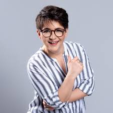 Begini potret simpel iqbaal yang selalu jadi pusat perhatian kaum hawa. Gabriela Kratzer Assistant To Directors Of Bu S Sibe Leiterin Betriebssanitat Buchi Labortechnik Ag Xing