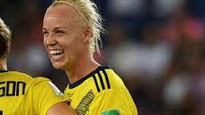Hennes pappa var tränare för ett pojklag i gantofta utanför helsingborg, där hon bodde som. Hedvig Lindahl Och Caroline Seger Oppnar For Att Spela Os