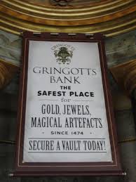 Harry Potter Diagon Alley Images From The New Universal Theme Park Harry Potter Diagon Alley Harry Potter Costume Harry Potter Decor