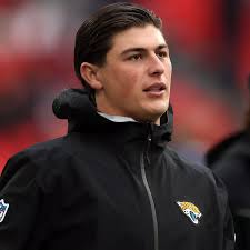 NFL superstar gives it to Louis Rees-Zammit straight as future now  uncertain