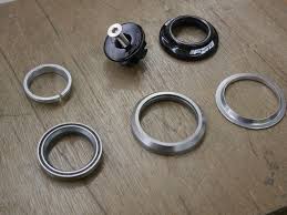 ヘッド パーツ ベアリング 交換