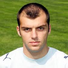 Macedonian unfortunate pandev mocked bald patch head footballer goran fans rude noticed rather forms shape been side. Matt Waite On Twitter Is It Just Me Or Does Goran Pandev Look A Lot Like Trevor From Gta V Http T Co Azloolbgan