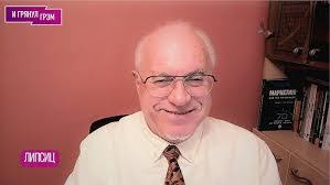 Courtney Conant's Instagram, Twitter & Facebook