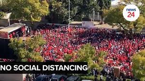 Scores of political, community and peace organisations joined the eff in phoenix on thursday in a march against those involved in recent criminal acts which saw 36 people killed. Watch Eff Protesters Ignore Social Distancing Regulations During A March For Vaccines Youtube
