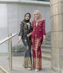 Dapat menjadi referensi kamu yang menyukai baju songket.ulasan kali ini dengan judul artikel 43 baju kebaya songket palembang, inspirasi terkini! 36 Baju Songket Kekinian Modis Dan Cantik