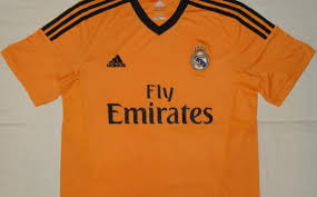 Jersey utama masih didominasi warna putih sesuai identitas klub. Real Madrid Pilih Warna Oranye Tribunnews Com Mobile