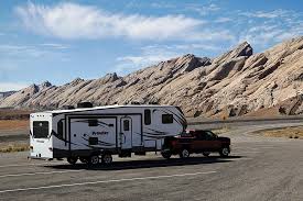 Maybe you would like to learn more about one of these? Torklift Central What Is The Difference Between A 5th Wheel Hitch And A Gooseneck Hitch Torklift Central Blogs