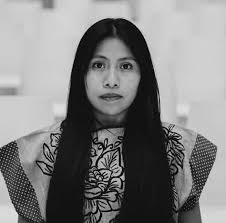 Gary oldman en camerinos de los bafta 2019 junto a marina de tavira y yalitza aparicio. Latinas Are Rejoicing Over Indigenous Roma Star Yalitza Aparicio S Appearance On The Cover Of Vogue Mexico Fierce