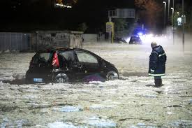 Jun 09, 2021 · ancora pioggia e grandine sulla capitale, già duramente colpita nelle ultime ventiquattrore da violenti nubifragi. Pioggia Grandine E Virginia Raggi Roma E Un Disastro Il Foglio