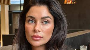 Love Islands Cally Jane Beech left shook and in tears after finding nude  AI pictures of herself online | Daily Mail Online