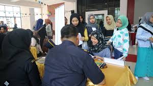 Mungkin dalam contoh proposal yang ada di blog ini masih banyak kekurangan, kami mohon masukan kritik. Bea Cukai Malang Goes To Internship Bea Cukai Malang Facebook