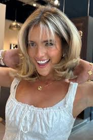 Karina Barnett's Instagram, Twitter & Facebook