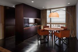 Armani Casa Designs Luxury Residences At Manila S Century Spire Roskoshnyj Dizajn Dizajn Stolovoj Proektirovanie Intererov