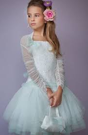 Mia figlia quest'anno farà la prima comunione (inizio maggio). Abito Prima Comunione Bambina Abiti Da Comunione Abiti Per La Prima Comunione Vestiti