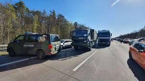 Always check for a2 traffic news before you travel. Two Bundeswehr Soldiers Died In A Traffic Accident On The A2 In Brandenburg The Limited Times