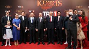 İşte bir zamanlar kıbrıs dizi konusu, oyuncu kadrosu ve merak edilen tüm detayları.! Bir Zamanlar Kibris Dizisinin Konusu Nedir Bir Zamanlar Kibris Oyunculari Kimler Bir Zamanlar Kibris Hangi Kanalda