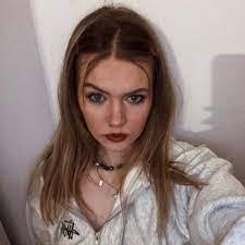 Ella Harden's Instagram, Twitter & Facebook