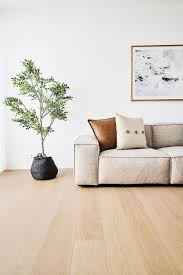 How To Choose The Ideal Living Room Floor Living Room Wood Floor Oak Floor Living Room House Flooring