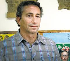 Las escuelas públicas fueron abandonadas por el Estado”