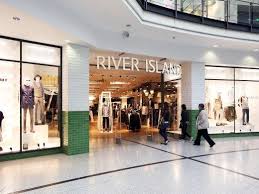 This updated 3 bed 2 bath condo is almost brand new! River Island Manchester Arndale