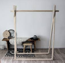 Diy Portant En Bois Oliyshoo Idee Deco Dressing Portant Vetement Bois Meubles Sur Mesure