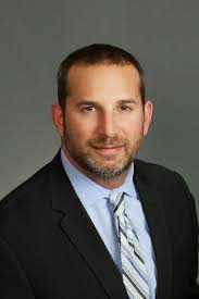 Kenneth Strauss at Arnstein & Lehr LLP