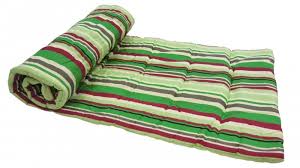 Blog consacré au filles nues sur la plage. Matelas Natte De Plage