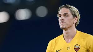 Con il giovane talento azzurro la squadra giallorossa può diventare devastante. Roma Ready To Offer New Deals To Inter Linked Nicolo Zaniolo Lorenzo Pellegrini
