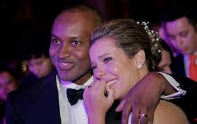 Ao tentar adivinhar quem estava por trás da fantasia de girassol, a atriz disse que era fernanda souza, ao ouvir a dica: Exclusivo Veja Fotos Ineditas Do Casamento De Fernanda Souza E Thiaguinho Thiaguinho E Fernanda Fernanda Souza E Thiaguinho Thiaguinho
