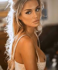 Denise Varga's Instagram, Twitter & Facebook