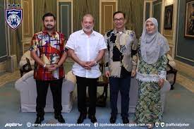 Born 22 november 1958) is the 25th sultan of johor and the 5th sultan of modern johor. Anwar Sambut Baik Perkenan Sultan Johor Sarawakvoice Com