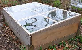 The purpose of greenhouse is protect your seedlings and growing plants from cold and critters. 35 Great And Cheap Diy Greenhouse Projects Ideas Listinspired Com