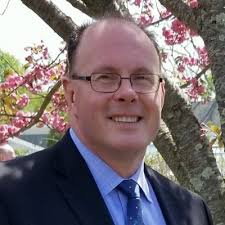 After 9 months of navigating the uncertainty that comes with a layoff, I'm  incredibly proud and excited to share that I've joined Sword Health as an  Associate Director of Customer Success! |