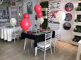 Darah niko berdesir mendengarnya, walaupun malu dia sebenarnya senang bukan main mamanya mau menemaninya, bersedia membantunya onani melumuri tangan mamanya dengan spermanya sendiri. Simple Decoration Tema Hitam Merah Cream Di Tunjong Flora Facebook