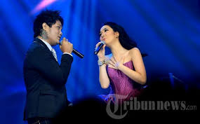 F em dm g c f em dm g. Chord Gitar Dan Lirik Lagu Seluruh Nafas Ini Last Child Feat Gisel Kunci Mudah Dimainkan Dari C Tribunnews Com Mobile