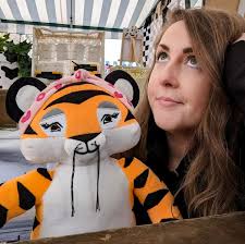 A Mom Faces Criticism for Painting Stretch Marks