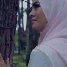 Wany hasrita ft tajul mp3 & mp4. Tajul Wany Hasrita Disana Cinta Disini Rindu Official Lyric Video By Naufall Legacy